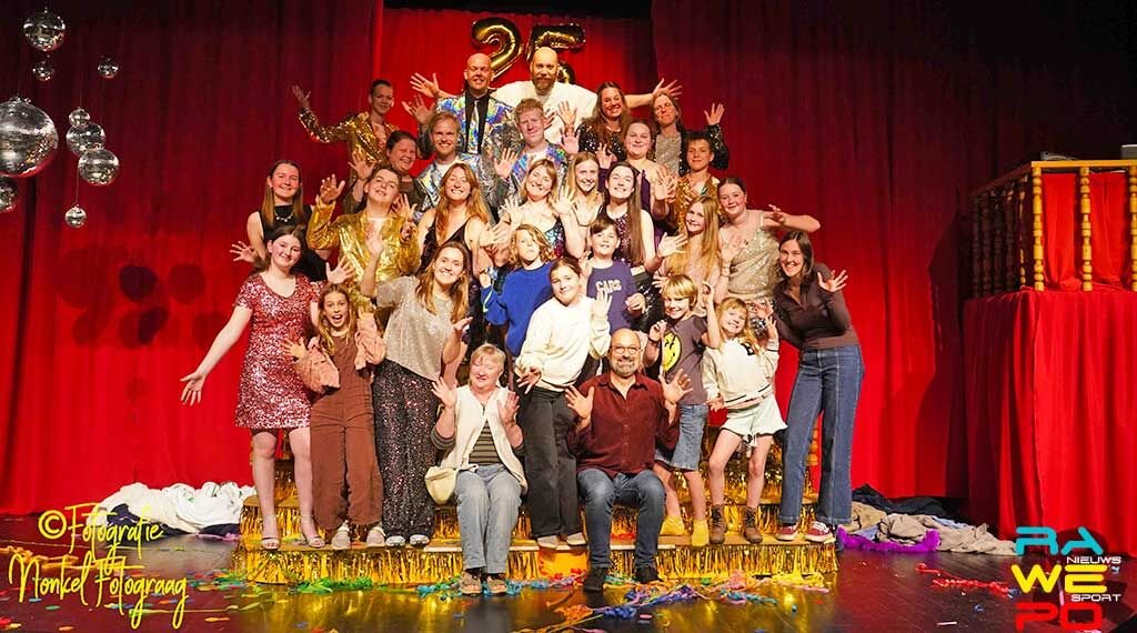 2026 04 22 toneeltuinhuisje 25jaar 200