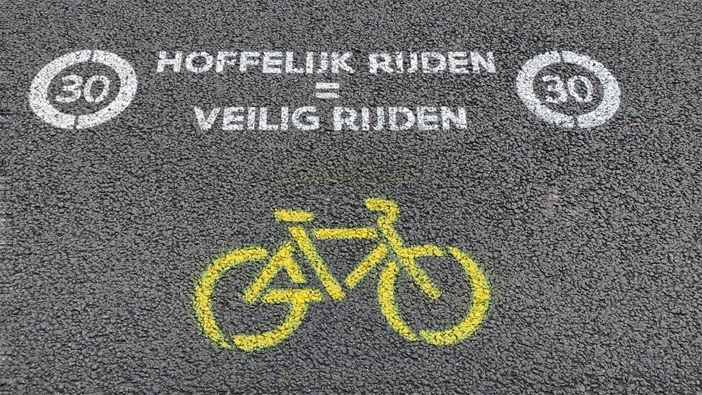 Proef Spuit gele fiets